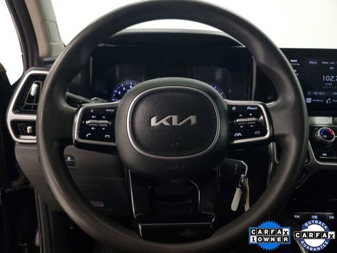 Used 2022 Kia Sorento LX FWD image 16