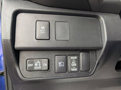 Used 2023 Toyota Tacoma TRD Off-Road image 23