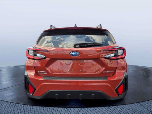 Used 2024 Subaru Crosstrek 2.0i Premium AWD/4WD image 5