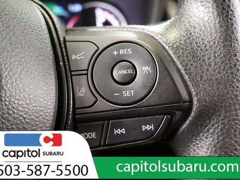 Used 2025 Toyota RAV4 XLE AWD/4WD image 20