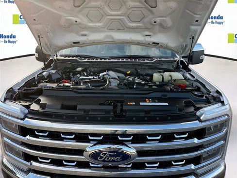 Used 2023 Ford F250 Lariat w/ Chrome Package image 34