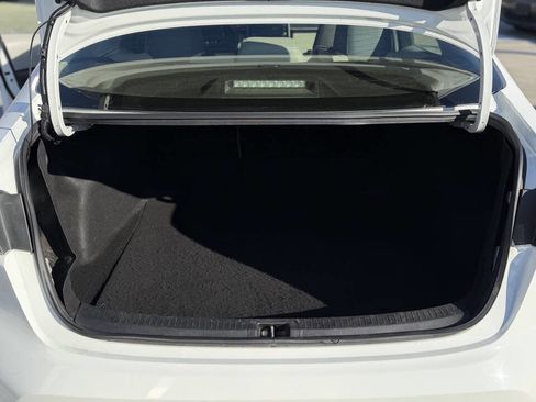 Used 2020 Toyota Corolla LE FWD image 21
