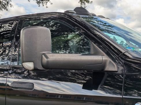 Used 2022 RAM 3500 Tradesman w/ Chrome Appearance Group AWD/4WD image 12