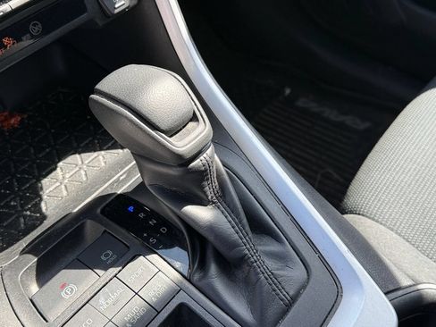 Used 2019 Toyota RAV4 LE w/ All Weather Liner Package AWD/4WD image 31