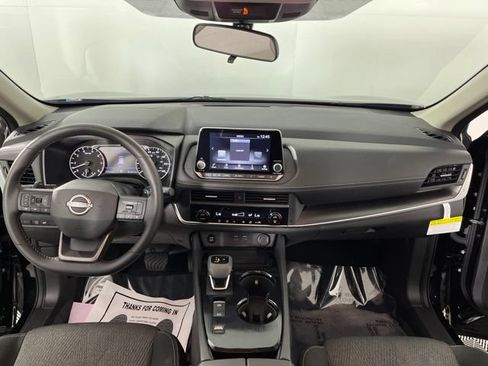 Certified 2026 Nissan Rogue SV FWD image 33