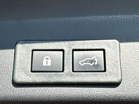 Certified 2023 Subaru Ascent Premium w/ Convenience Package image 35