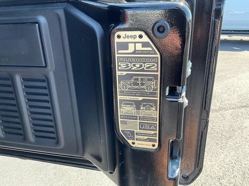 Used 2021 Jeep Wrangler Unlimited Rubicon w/ Trailer Tow Package AWD/4WD image 15