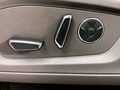 Used 2020 Ford Explorer Platinum w/ Premium Technology Package AWD/4WD image 31
