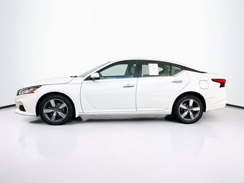 Used 2022 Nissan Altima 2.5 SV w/ SV Premium Package image 4
