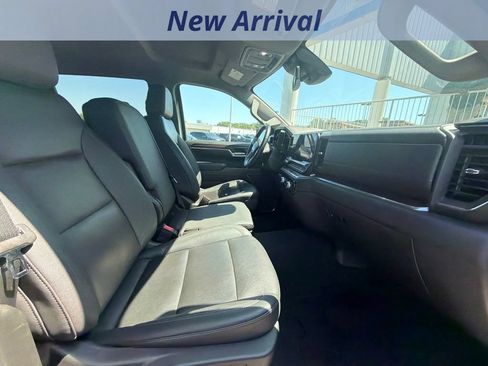 Used 2025 GMC Sierra 1500 SLT AWD/4WD image 3