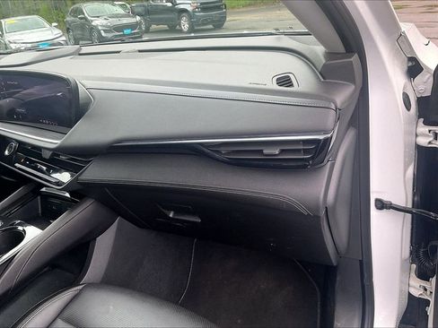 Used 2024 Buick Envision Preferred AWD/4WD image 13