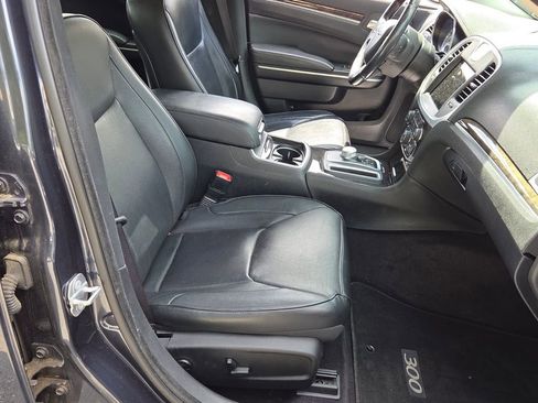 Used 2017 Chrysler 300 C w/ Safetytec Plus Group RWD image 15