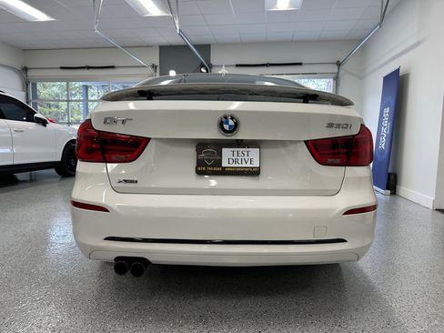 Used 2018 BMW 330i Gran Turismo xDrive image 7