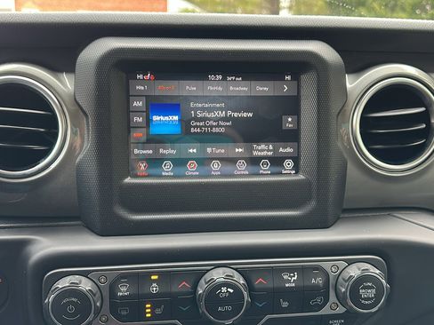 Used 2020 Jeep Wrangler Unlimited Sahara w/ Cold Weather Group image 18