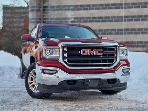 Used 2018 GMC Sierra 1500 SLE w/ SLE Value Package AWD/4WD image 2
