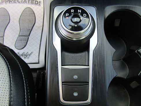Used 2025 Ford Escape Platinum w/ Premium Technology Package AWD/4WD image 29