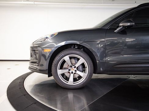 Certified 2023 Porsche Macan AWD/4WD image 11