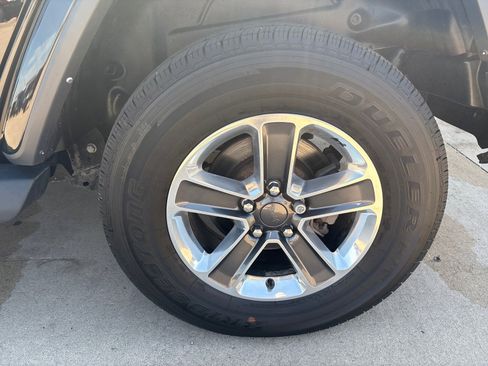 Used 2021 Jeep Wrangler Unlimited Sahara w/ Uconnect 4C Nav & Sound Group image 12