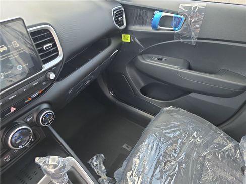 New 2026 Hyundai Venue SEL FWD image 17