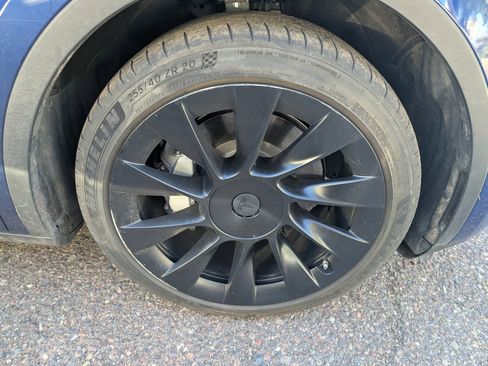 Used 2021 Tesla Model Y Long Range image 6