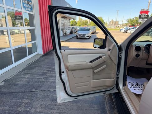 Used 2006 Ford Explorer Limited AWD/4WD image 9