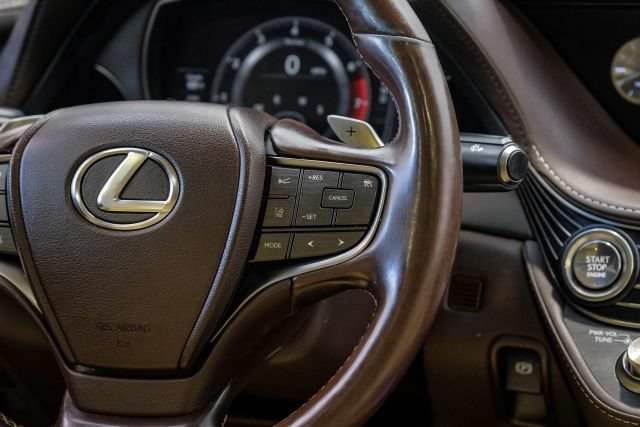 Used 2018 Lexus LS 500 w/ Accessory Package (Z1) RWD image 24