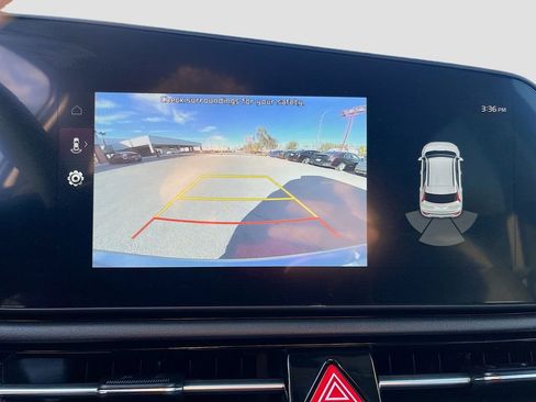 Used 2025 Kia Niro EX w/ EX Cold Weather Package image 14