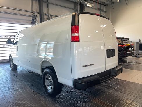 Used 2025 Chevrolet Express 3500 Extended w/ Driver Convenience Package image 19