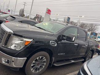 Used 2017 Nissan Titan SV video 1