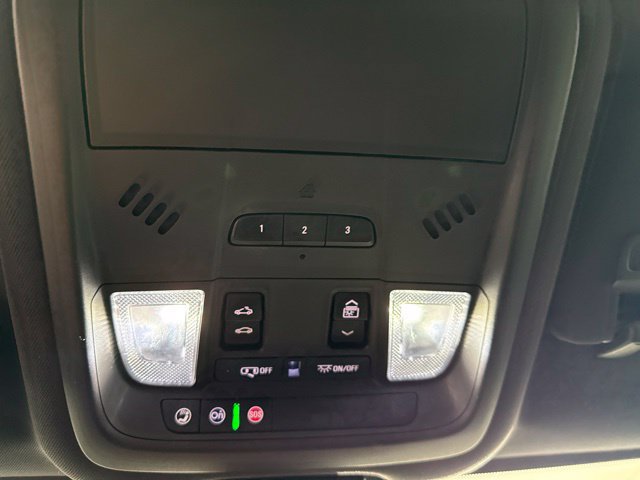 Used 2023 Chevrolet Equinox Premier FWD image 23