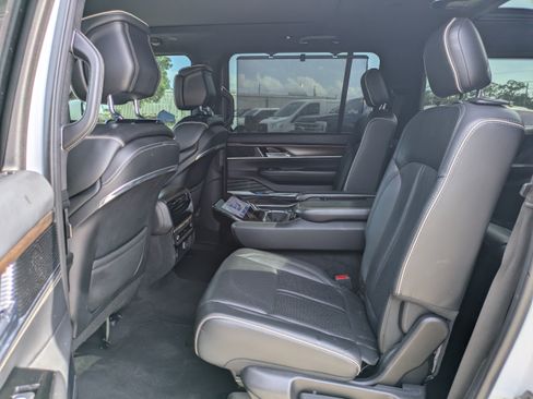 Used 2022 Jeep Grand Wagoneer Series II w/ Convenience Group III AWD/4WD image 13