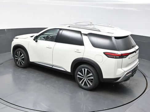 Used 2023 Nissan Pathfinder Platinum AWD/4WD image 49