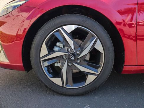 Used 2023 Hyundai Elantra Limited image 24