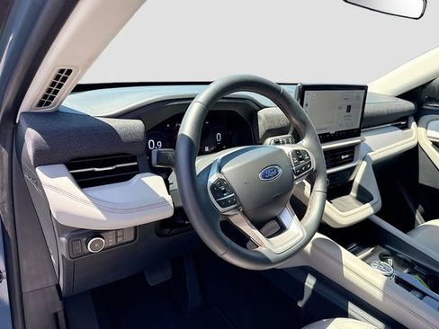 Certified 2025 Ford Explorer Active w/ Active Comfort Package AWD/4WD image 14