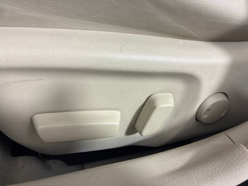 Used 2012 Toyota Camry LE image 23