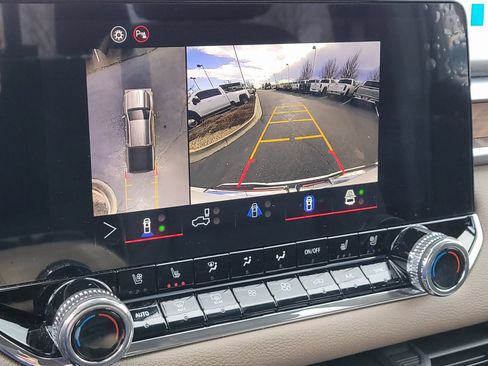 Used 2026 GMC Canyon Denali image 16