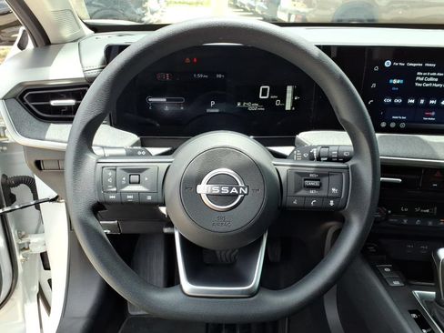 Used 2026 Nissan Kicks SV FWD image 19