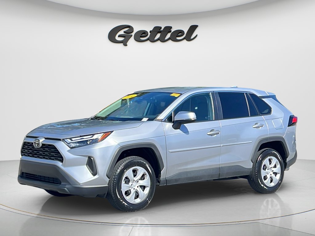 Used 2024 Toyota RAV4 LE FWD image 9
