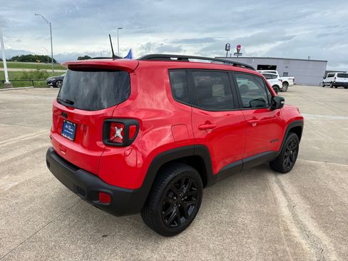 Used 2023 Jeep Renegade Altitude AWD/4WD image 5