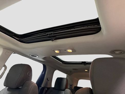 Used 2015 GMC Acadia SLE AWD/4WD image 18