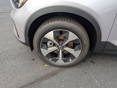 New 2026 Volvo XC40 B5 Plus w/ Protection Package Premier image 25