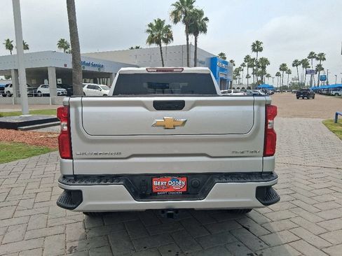 Used 2022 Chevrolet Silverado 1500 Custom w/ Safety Confidence Package RWD image 5