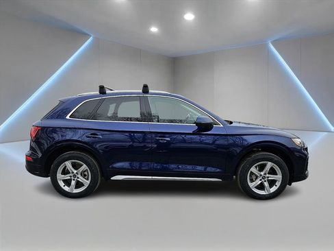 Used 2022 Audi Q5 2.0T Premium w/ Convenience Package image 3