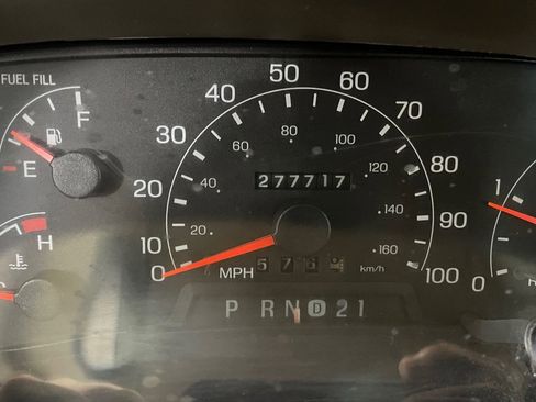 Used 2000 Ford F250 Lariat image 26