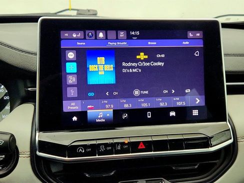 Used 2022 Jeep Compass Limited image 17