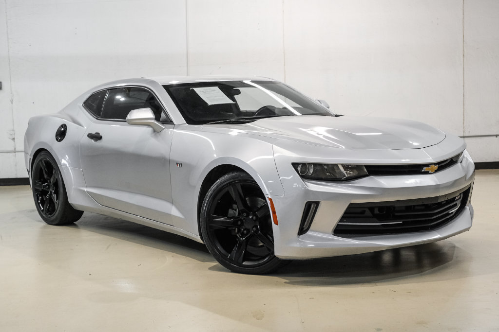 Used 2018 Chevrolet Camaro LS RWD image 6