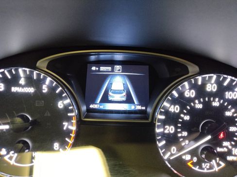 Used 2020 Nissan Pathfinder SL AWD/4WD image 23