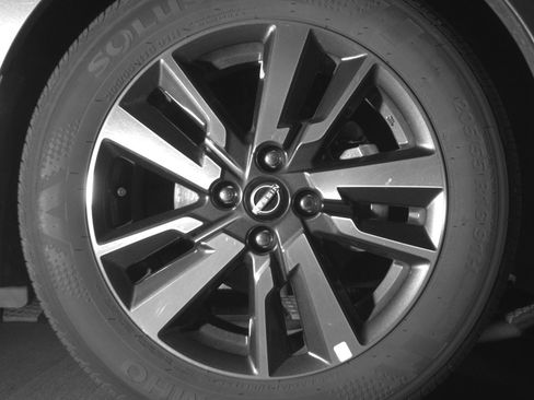 Used 2025 Nissan Versa SV FWD image 16