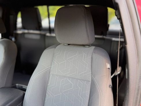 Used 2019 Toyota Tacoma TRD Sport w/ Technology Package AWD/4WD image 7