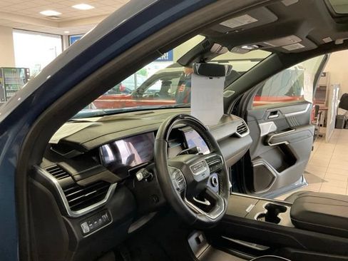 Used 2025 GMC Acadia Denali w/ Super Cruise Package AWD/4WD image 16